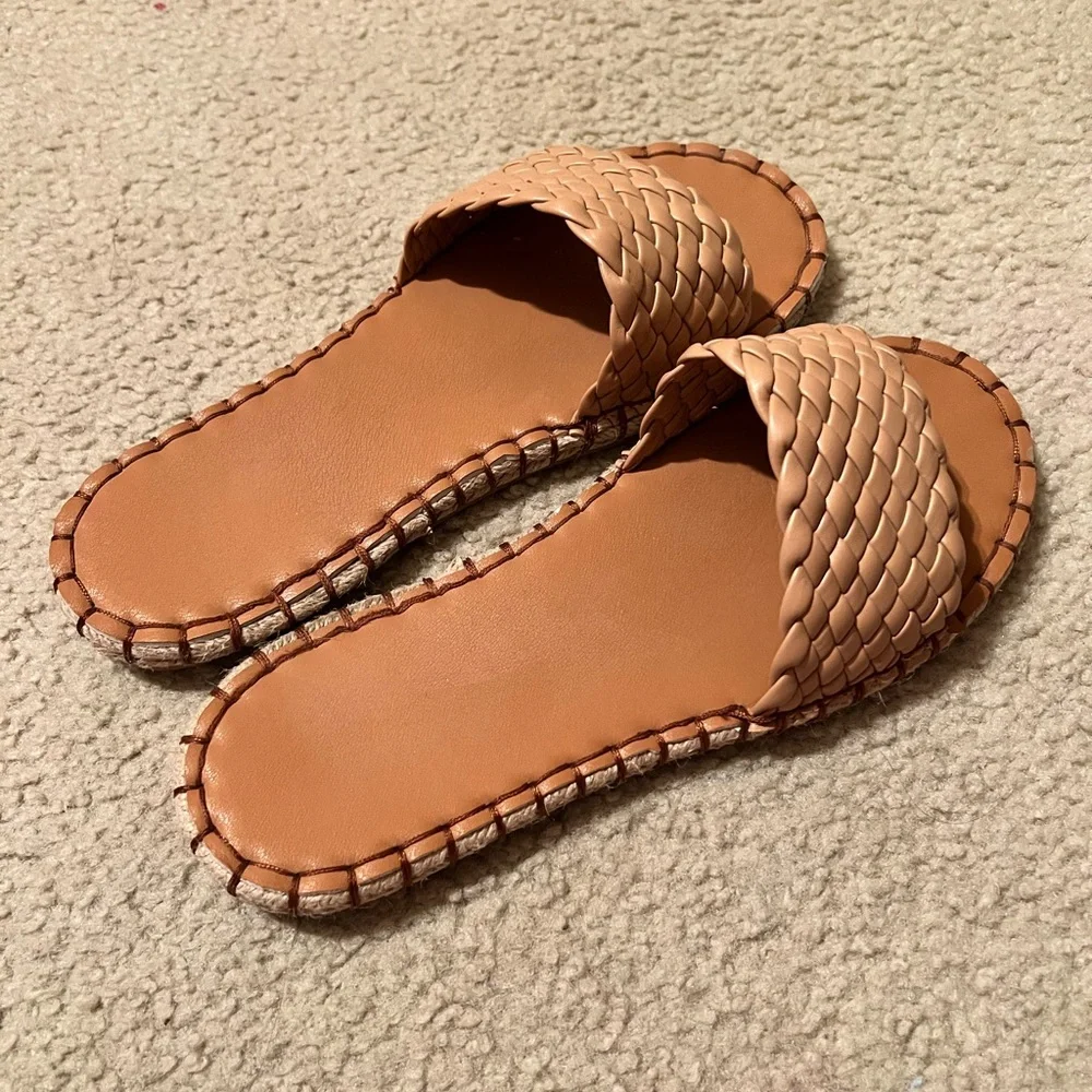 Sandals - Picture 1 of 2